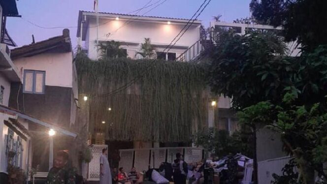 
					Rumah Sri Mulyani Ikut Dijarah Massa, Saksi Mata Sebut Aba-aba Kembang Api