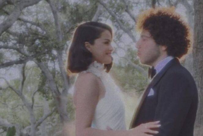 Potret Pernikahan Selena Gomez dan Benny Blanco
