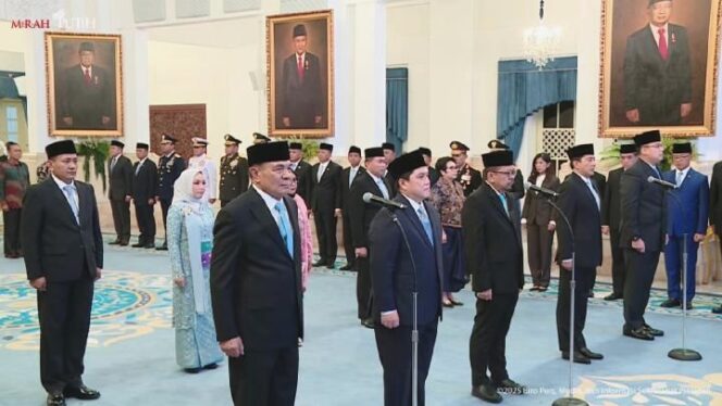 
					Prabowo Naikkan Pangkat Dua Jenderal: Kejutan atau Strategi Politik?