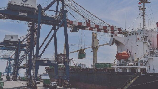 
					Impor Juli 2025 Anjlok! Ekonomi Indonesia Terancam?