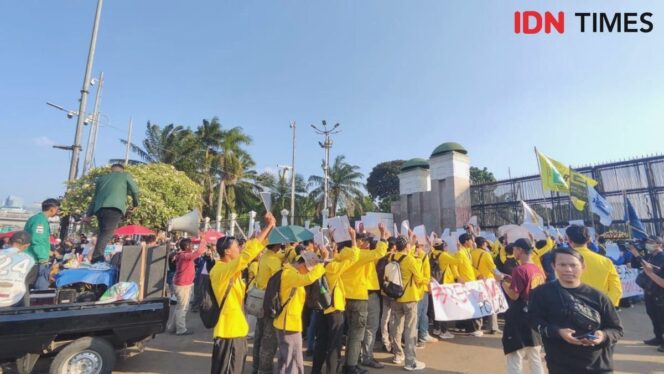 
					Demo DPR: BEM UI & Atma Jaya Tagih Janji 25 Tuntutan!