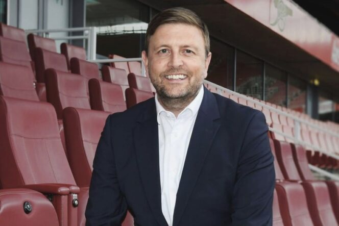 
					Geger! Tim Lewis Out, Arsenal Rombak Total Manajemen!