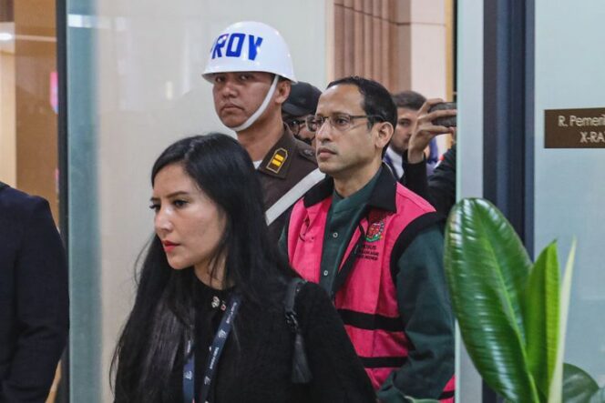 
					Nadiem Makarim Tersangka Korupsi Chromebook? Saham GoTo Justru Terbang!