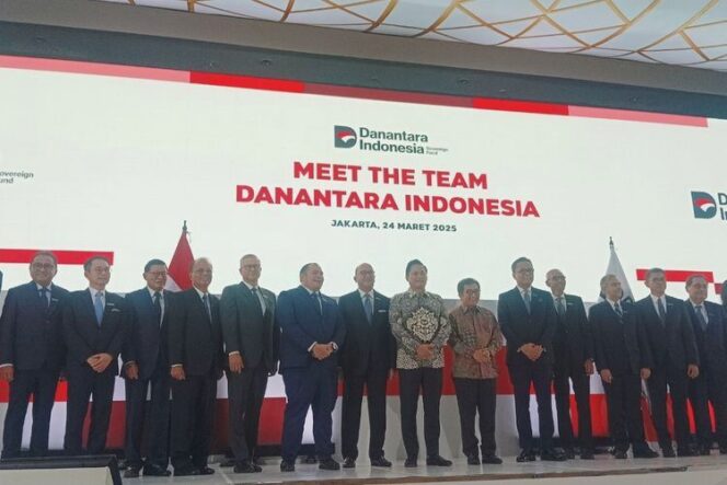 
					Geger! Jokowi Jadi Pengurus Danantara, Bareng PM Thailand?
