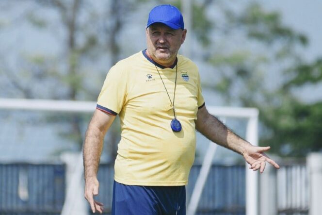 
					Hodak Sesumbar: Persib Lebih Gahar dari Persebaya?
