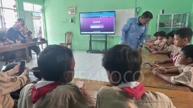 
					Smart TV Bantuan: Kemendikbud Ristek Buka Suara!