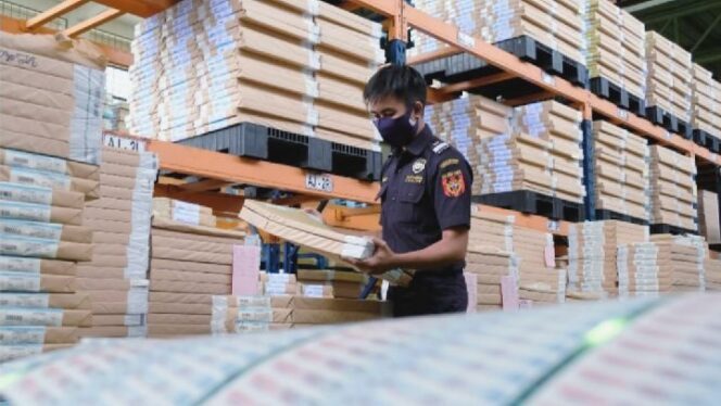 
					Keputusan Menteri Purbaya Tidak Menaikkan Cukai Rokok Dipersoalkan