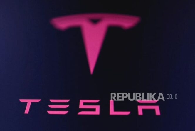 
					Elon Musk Investasi 1 Miliar Dolar AS, Saham Tesla Terbang!