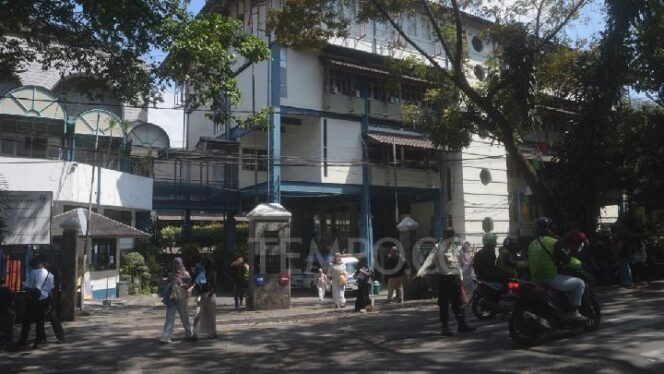 
					Rektor Unisba Buka Suara: Polisi Tidak Masuk Kampus!