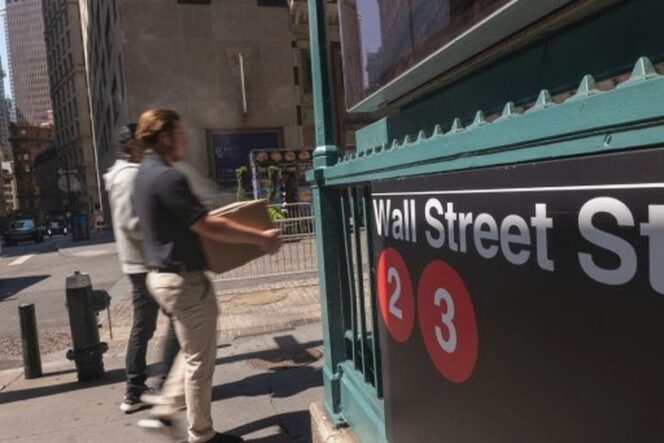 
					Wall Street Menguat Ditopang Saham Teknologi, Nvidia Mulai Bangkit