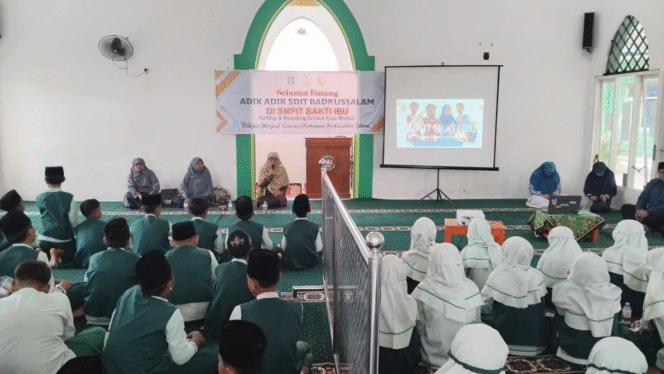 
					SDIT Badrussalam Akhiri Program Kunjungan Pondok Pesantren di SMPIT Bakti Ibu Madiun