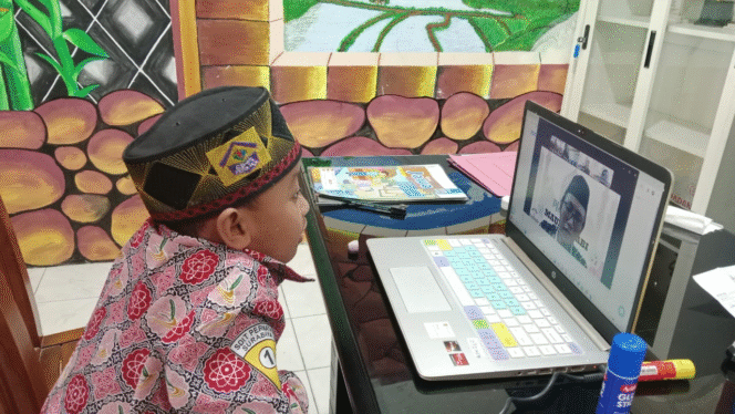 
					300 Siswa SDIT Permata Surabaya Ikuti Peringatan Maulid Nabi Muhammad SAW 2025 via Zoom