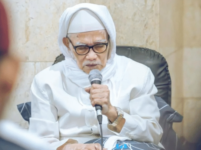 Tayangan Trans7 Singgung Lirboyo, Siapa KH Anwar Manshur yang Dihormati Para Kiai dan Pejabat?