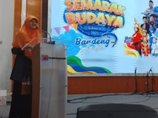 Reni Astuti memberikan sambutan pada acara semarak budaya di Sidoarjo