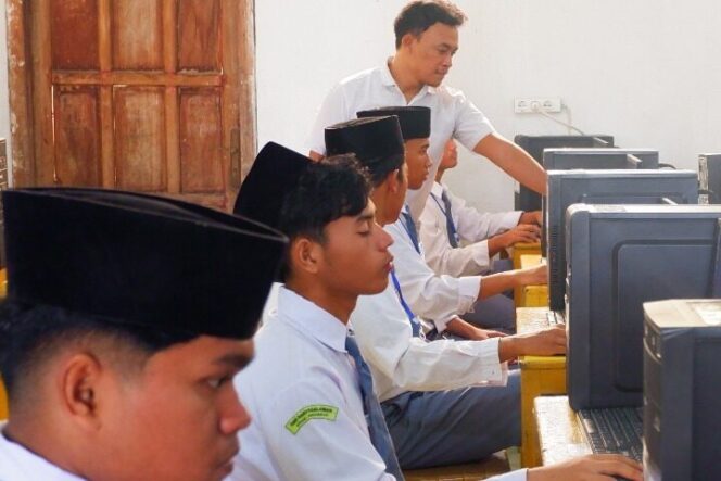 
					1,9 Juta Siswa Ikut TKA! Begini Cerita dari SMA Darussalamah Sidoarjo yang Siap Hadapi Tantangan