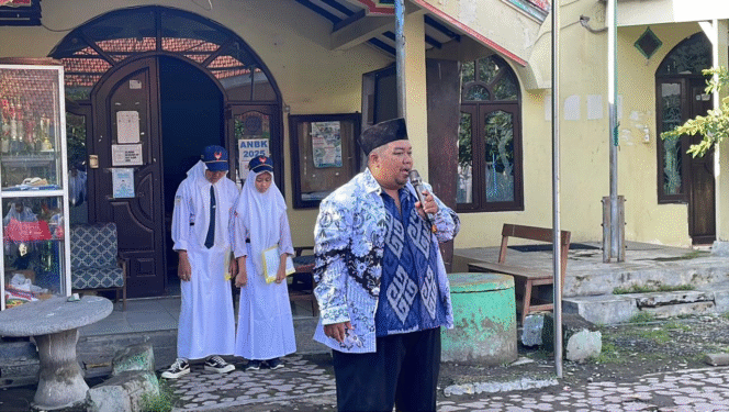 
					Peringati HGN 2025, SMP PGRI 6 Surabaya Bacakan “Deklarasi Anak Surabaya Internet Sehat”