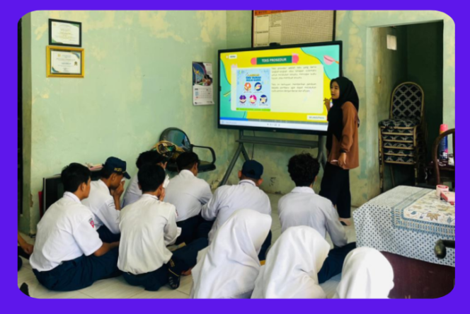 
					SMP PGRI 6 Surabaya Ubah Kelas Jadi Petualangan Digital Lewat Papan Interaktif IFP