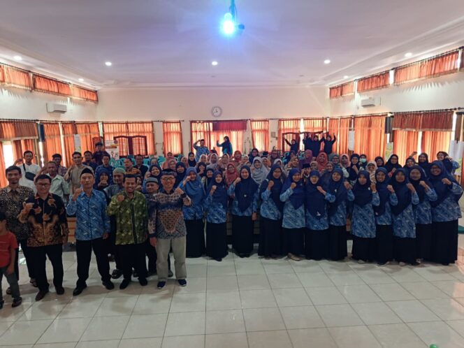 
					Seminar Parenting “Peran Orang Tua sebagai Pendidik Utama” Jadi Opening Sekolah Orang Tua Nurul Fikri Tulungagung