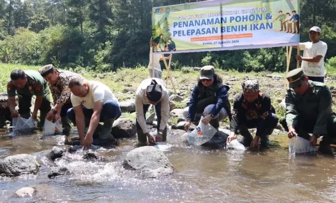 
					Banyuwangi Menghijau Kembali: Komitmen Jangka Panjang PT STP Lestarikan Hulu Sungai