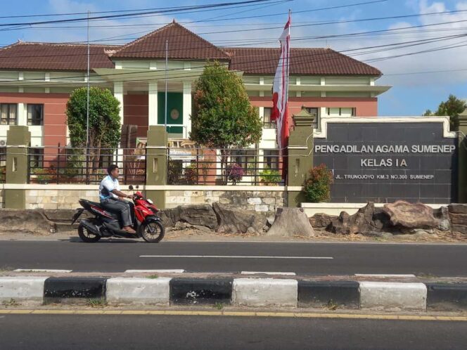 
					Cinta yang Terbelah: Tren Baru Perceraian di Sumenep, Saat Istri Tak Mau Lagi Ikut Suami