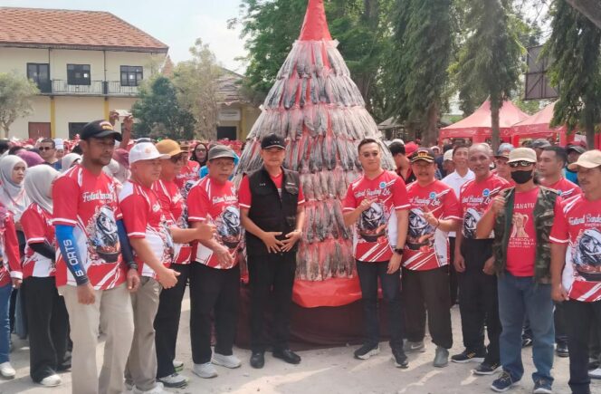 
					Dari Tambak ke Cobek: Mengukir Asa dan Kebanggaan Pangan Lokal Lamongan di Festival Bandeng Lele