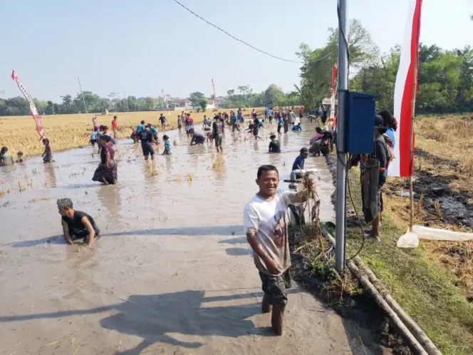 
					Lumpur, Tawa, dan Lele: Merawat Pendidikan Karakter di Balik Perayaan Kemerdekaan Sawah Pletes Ponorogo