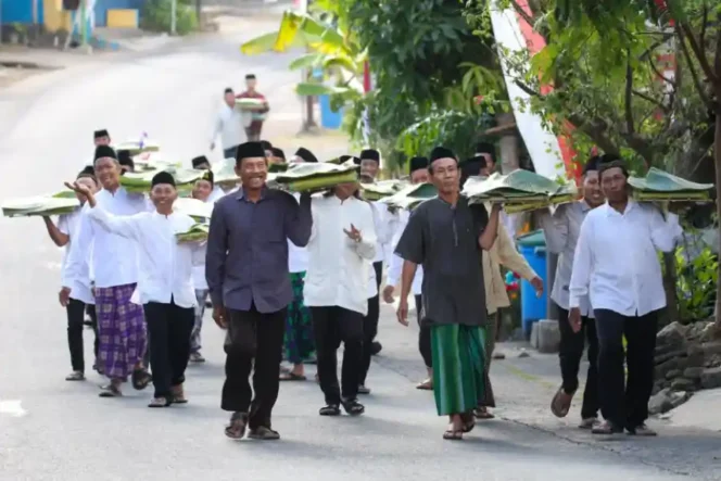 
					Merajut Kebersamaan dalam Setiap Suap: Kisah Ancakan Maulid Nabi di Tanah Osing Kemiren