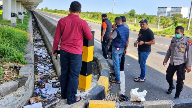 
					Polisi Selidiki Penemuan Limbah Medis Berbahaya di Tambak Sumur Waru Sidoarjo
