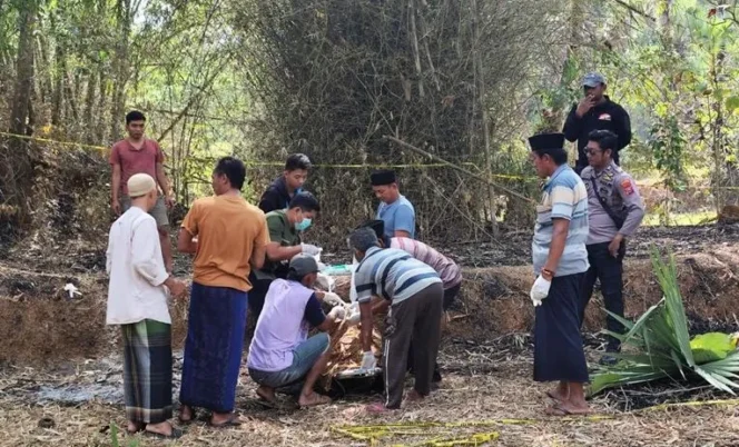 
					Tragedi di Sawah Sumenep: Lansia Pikun Ditemukan Meninggal dalam Kobaran Api