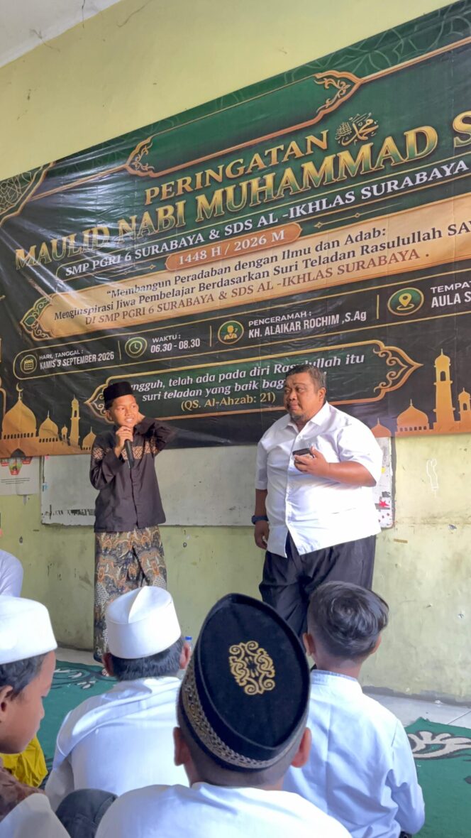 
					Maulid Nabi di SMP PGRI 6 Surabaya, Tanamkan Cinta Ilmu dan Adab