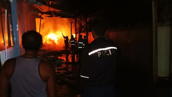 
					Api yang Melahap Ingatan: Ketika Jantung Administratif Taman Nasional Meru Betiri Terbakar