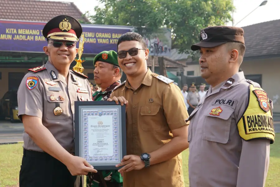 Dari Meri, Mojokerto Bercerita: Semangat Swakarsa Warga Merajut Keamanan Lingkungan Melalui Pos Satkamling