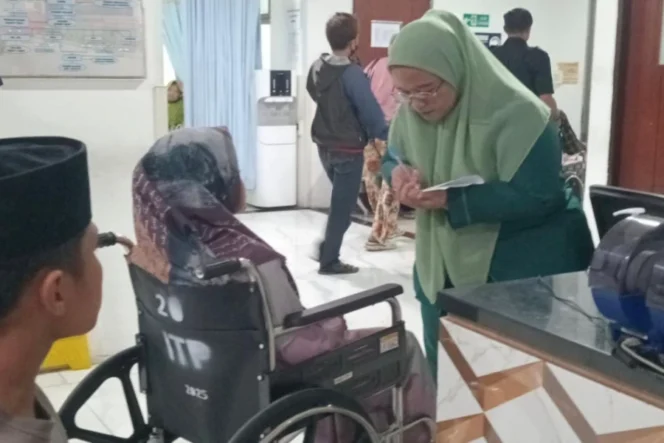 
					Dari Pesantren ke Ruang UGD: Ketika Janji Makan Bergizi Gratis Berujung Nestapa Keracunan Santri di Sidoarjo