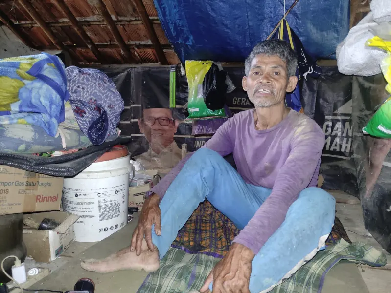 Gubuk Pawito di Pacitan: Potret Ketegaran Hidup Berdampingan dengan Ternak di Balik Rimbun Kakao