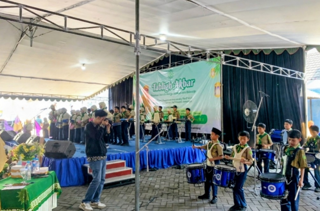 Hanya 4 Kali Latihan, Drumben Gema Surya Putra Sdamada Pukau Tablig Akbar PDA Sidoarjo
