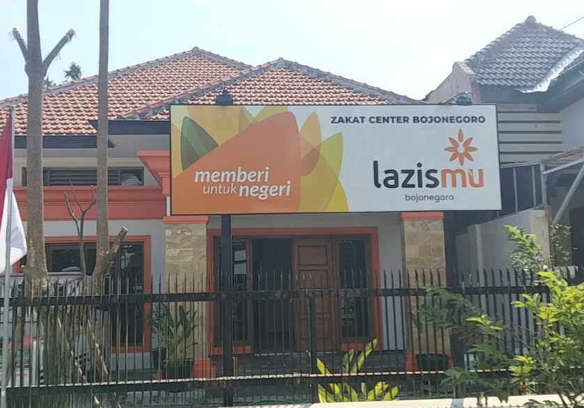 Hibah Rumah Keluarga Bambang Koesbandono: Transformasi Menjadi Kantor Lazismu Bojonegoro untuk Amal Umat