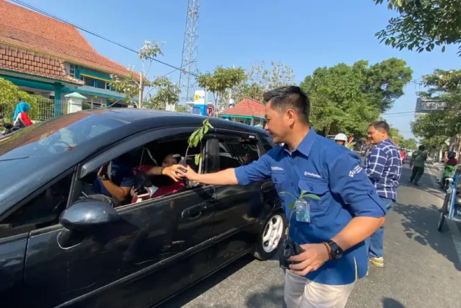 
					Hijaukan Bojonegoro: Perhutani Parengan Tanam Bibit Harapan, Warga Sambut Baik