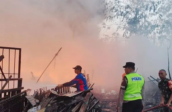 Ketika Abu Membawa Petaka: Pelajaran Penting dari Terbakarnya Gudang Rosok Magetan