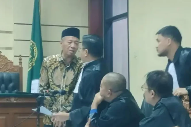 
					Ketika Surat Pengunduran Diri Jadi Belenggu: Kisah Korupsi Bupati Tulungagung Rp3,2 Miliar