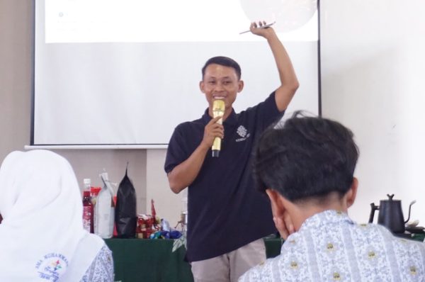 Mengintip Dapur Barista: Siswa Smamdela Asah Keterampilan Kopi untuk Peluang Usaha Mandiri