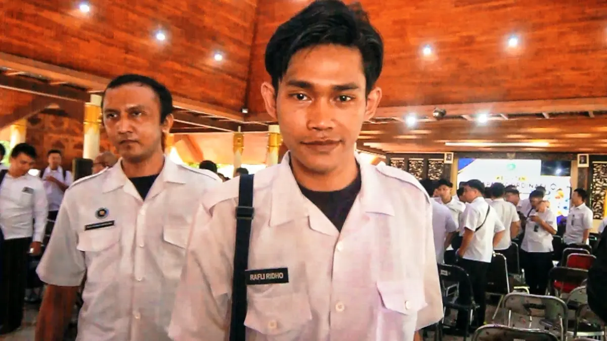 Meski Diklaim Dicopot BGN, Kepala SPPG Kalitengah Tetap Aktif Hadiri Rakor MBG Sidoarjo