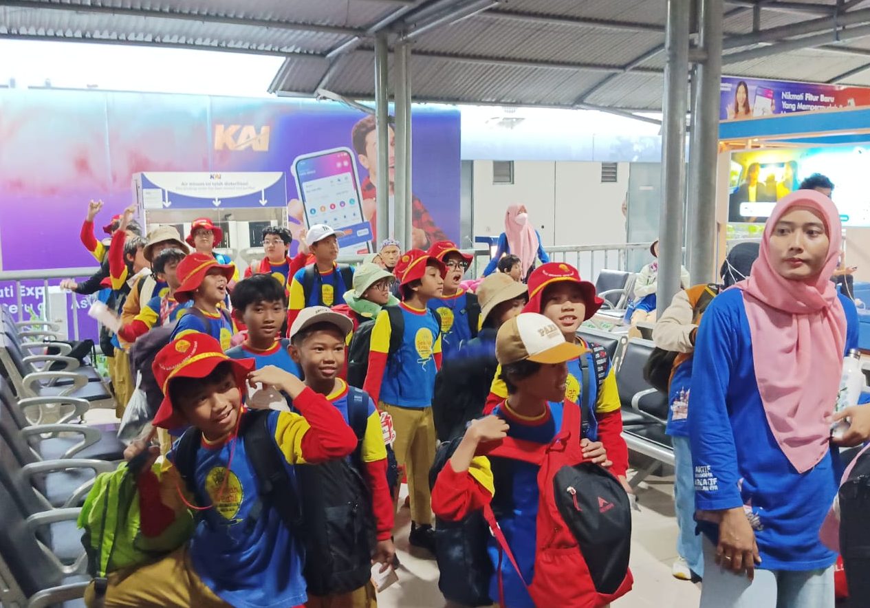Outbound Edukatif: Siswa Sekolah Kreatif Baratajaya Asah Kemandirian di Madiun