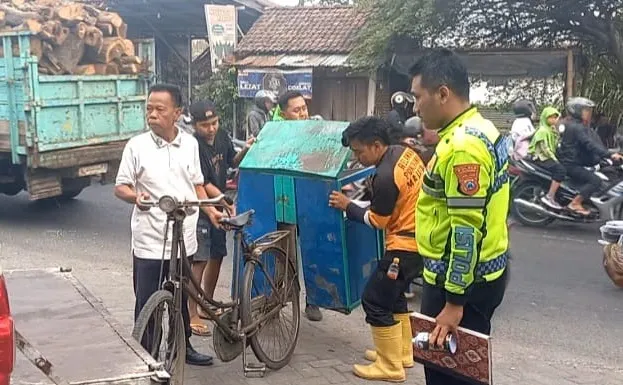 Pagi yang Terenggut di Mojoagung: Tragedi Jalan Raya Jombang dan Panggilan Keselamatan