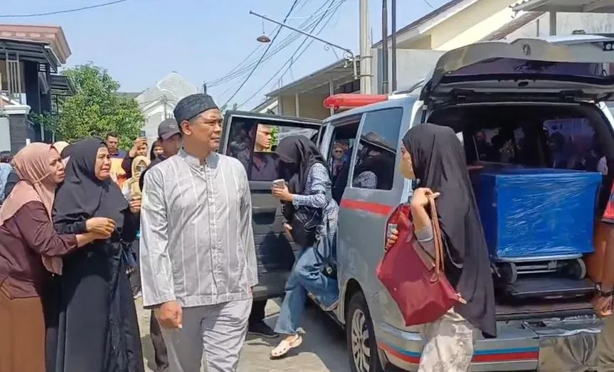 Pelukan Terakhir dari Laut yang Kejam: Kisah Jumbrik, Solidaritas, dan Pendidikan Empati di Lamongan