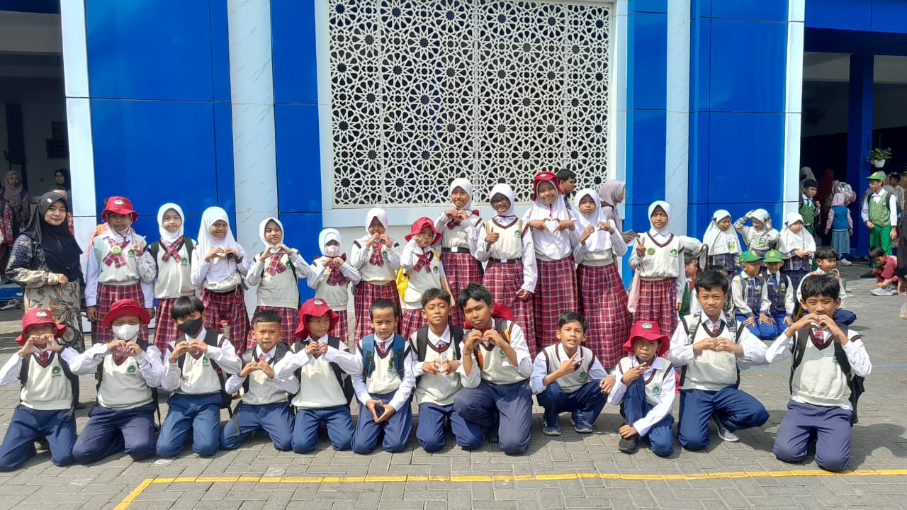 Pembekalan Intensif SD Almadany Antarkan 27 Siswa Berprestasi ke Semifinal KSNR Ke-8