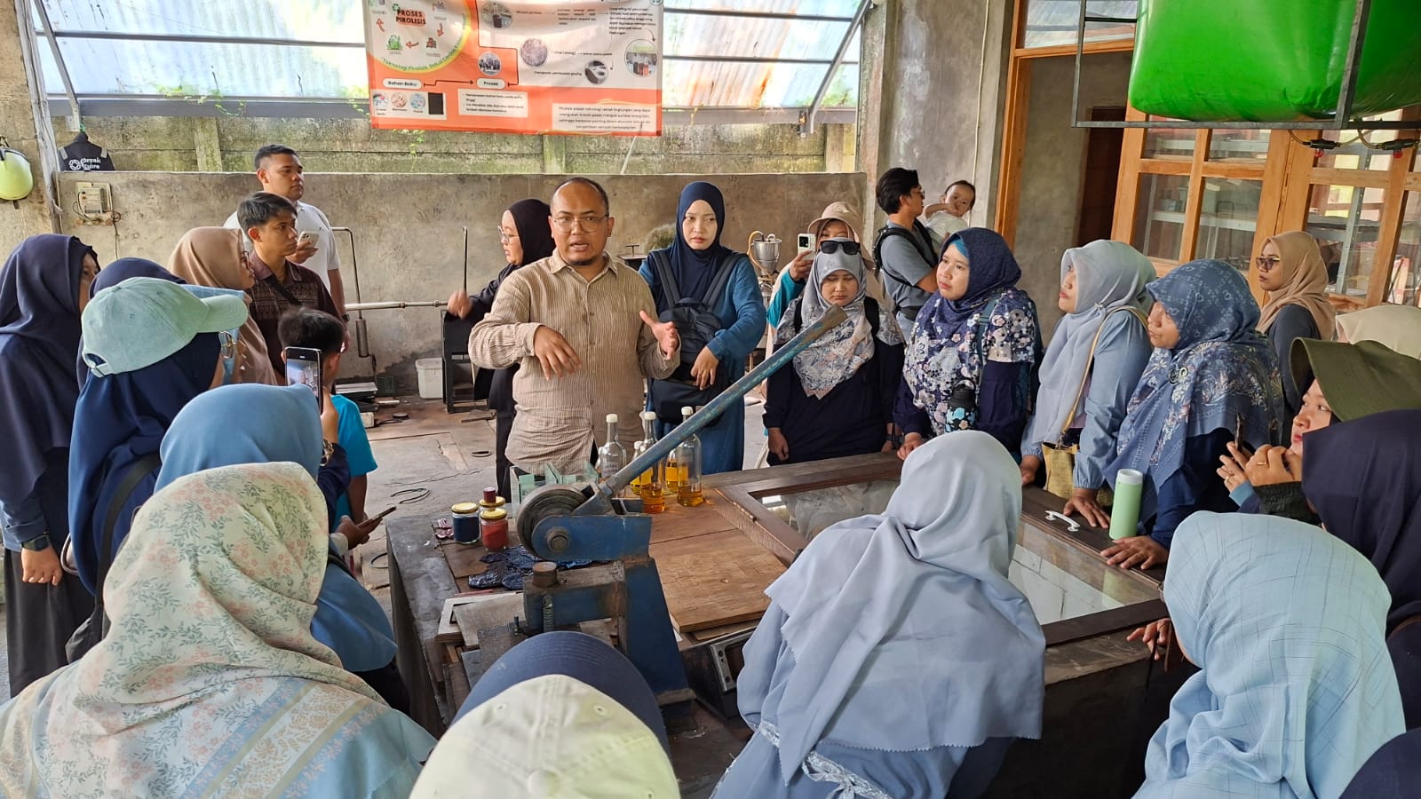 Pengalaman Inklusif PWNA Jawa Timur di Sky Farm Glenmore: Belajar Lingkungan Bersama Teman Tuli