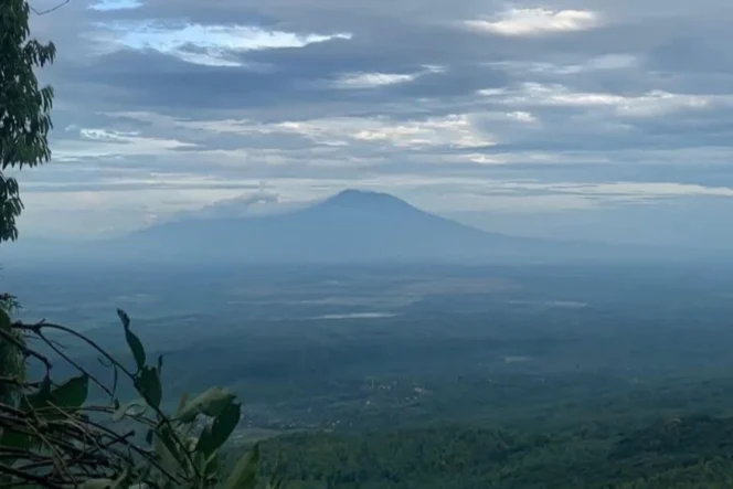 
					Potensi Panas Bumi di Balik Gunung Pandan: Ketika Bojonegoro Menanti Kabar Lelang dari Pusat