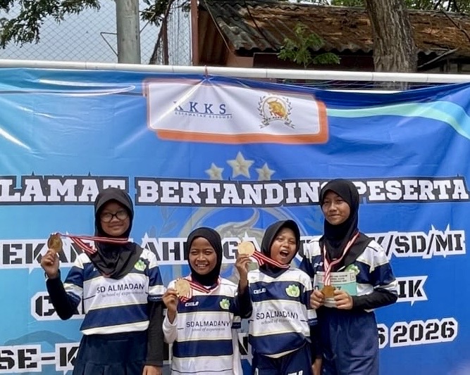Semangat Atletik Siswa SD Almadany Ukir Prestasi Gemilang di POR Kebomas 2026