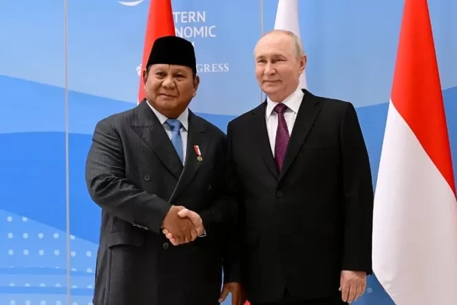 
					Sorotan Tajam di Vladivostok: Prabowo-Putin Bertemu, Perkuat Hubungan Indonesia-Rusia Usai Absen dari Agenda Krusial!