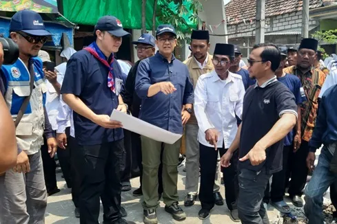 Titian Persatuan Lamongan: Jembatan Harapan untuk Akses Pendidikan dan Gotong Royong